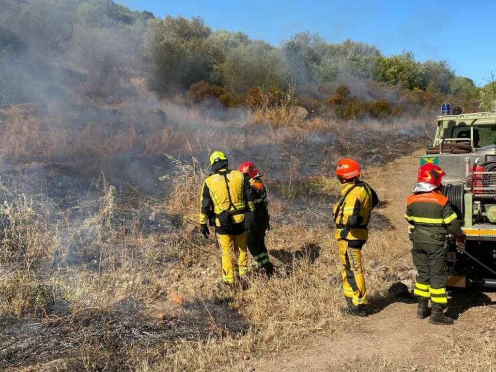 Sul Monte Arci si studia come combattere gli incendi boschivi: già 500 roghi dalla fine di maggio – Foto e video