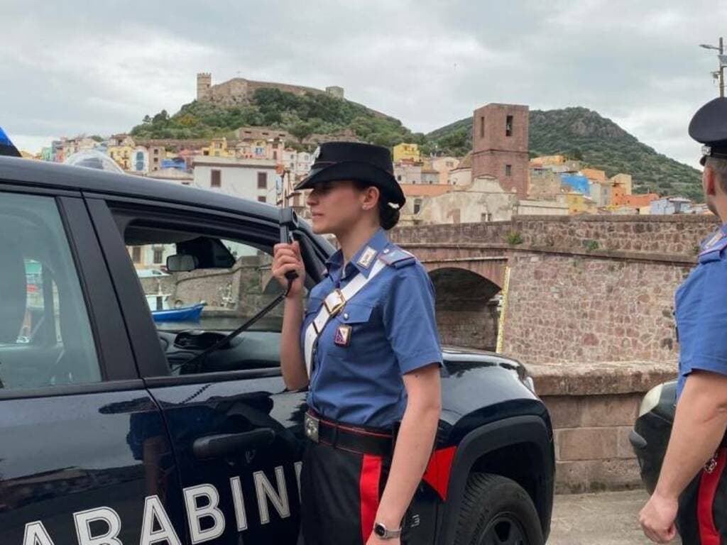 Aggressione davanti al bar e catenina rubata: altri due arresti