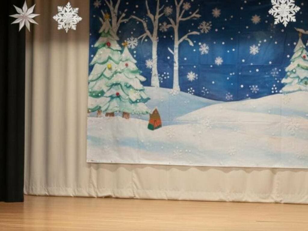 Trasloca la recita di Natale, tra il pubblico solo i genitori, polemica a Cabras