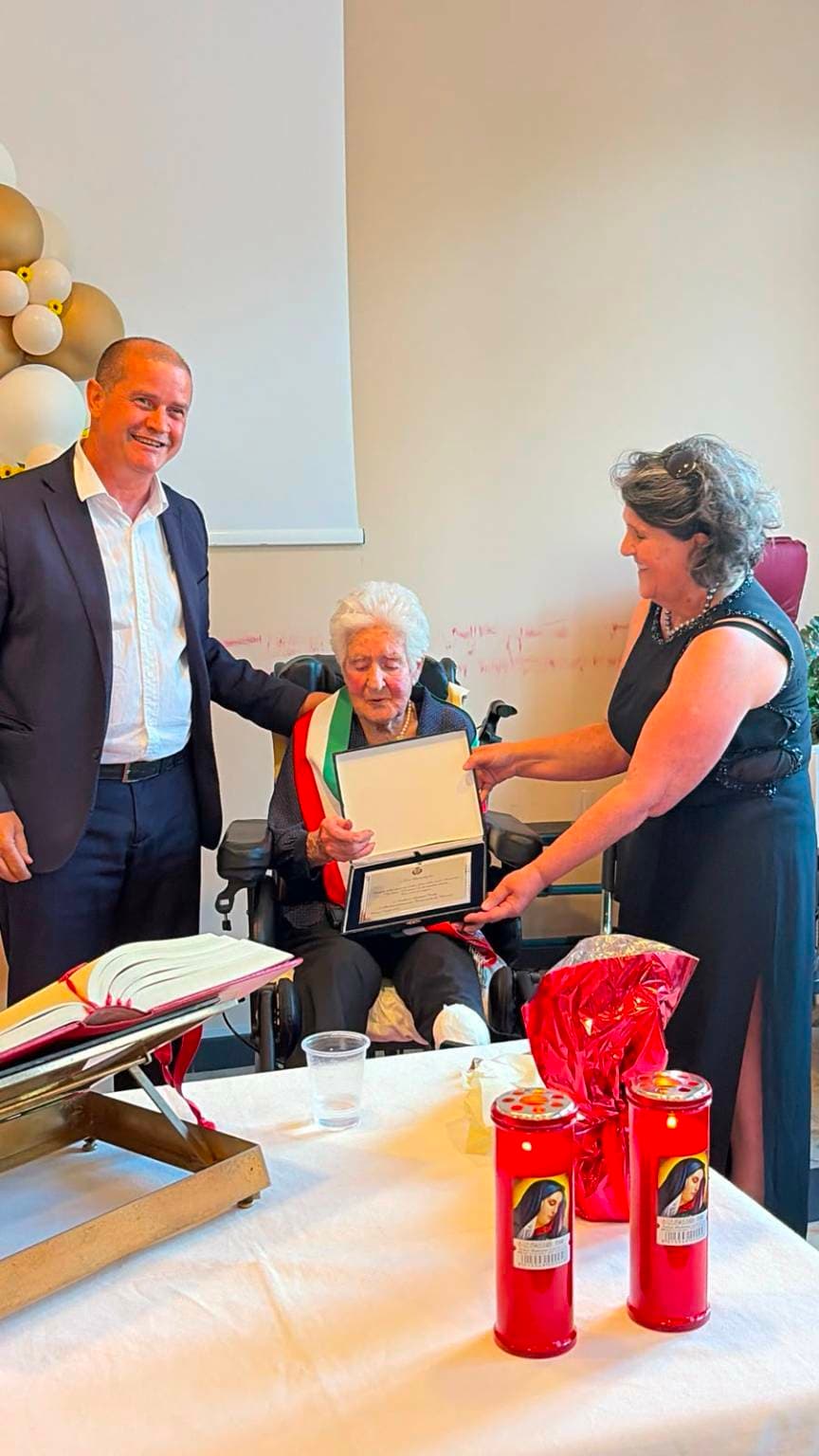 Grande festa a Ruinas per la nuova centenaria. Tanti auguri a Mariangela Setzu!