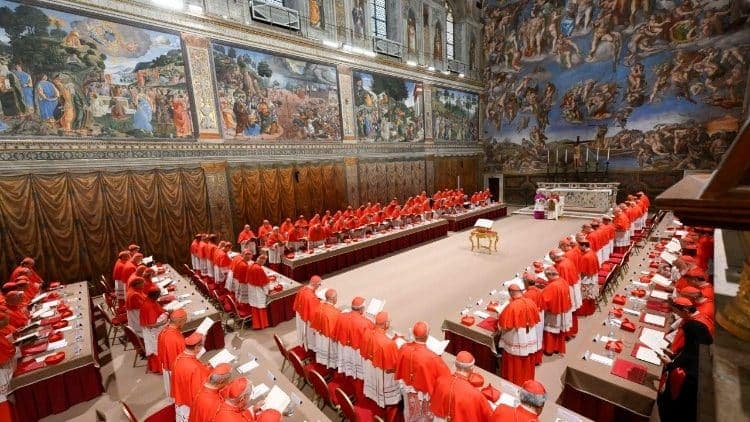 Conclave 2026, il giallo del cellulare: cosa rivela il libro suLeone XIV