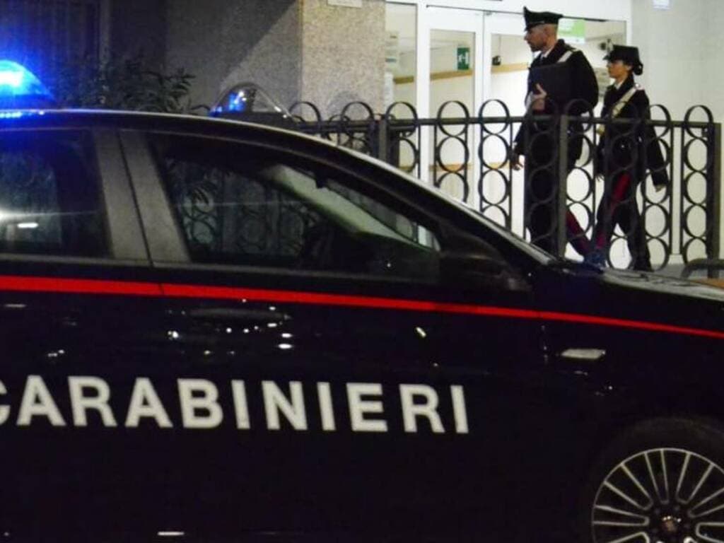 Una banda di ragazzi terribili: aggressioni a coetanei, spaccio di droga e stalking