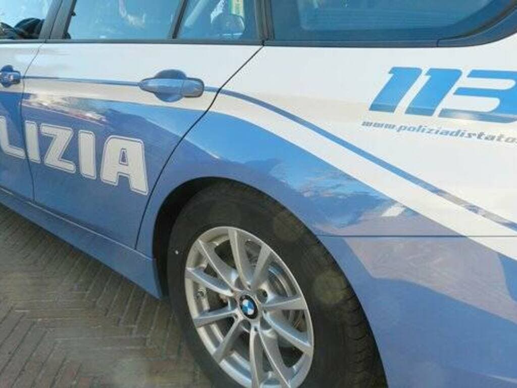 In partenza dalla Sardegna con documenti falsi: tre arresti