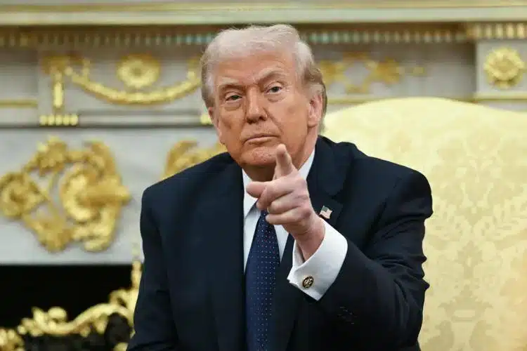La guerra si ferma. Trump annuncia la sospensione dei bombardamenti per due settimane e Hormuz può riaprire