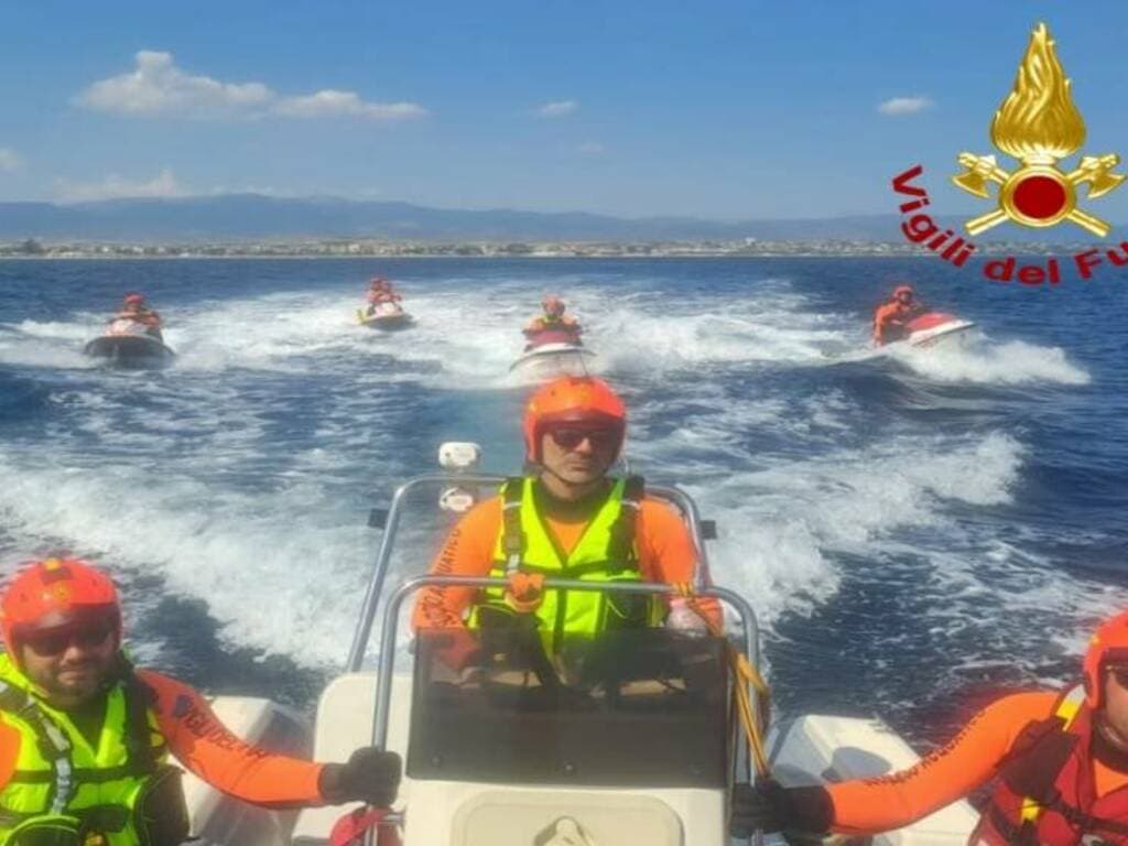 Vigili del fuoco in mare per il corso dedicato a soccorritori e operatori su moto d’acqua