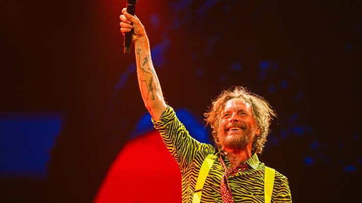Jovanotti festeggia i 60 anni e guarda al futuro: «La lezione più grande? L'amore»