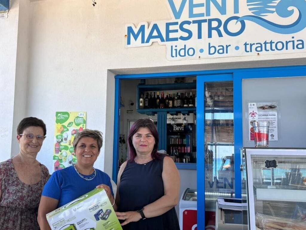 A San Giovanni di Sinis, in arrivo un nuovo defibrillatore nella piazzetta di Vento Maestro – Video